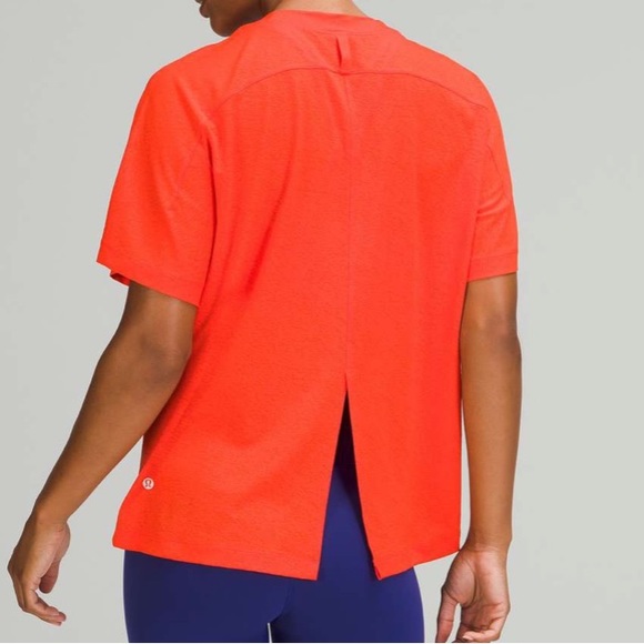 NWT Lululemon Crew Neck Train Tee Autumn Red Size 6 $68 retail - Picture 5 of 9